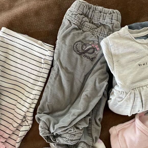 Lot of 13 Items Baby Girls Fall/ Winter Clothing Size 0-3 Months - Picture 5 of 11